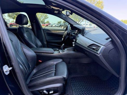 Used 2018 BMW 530i RWD image 2
