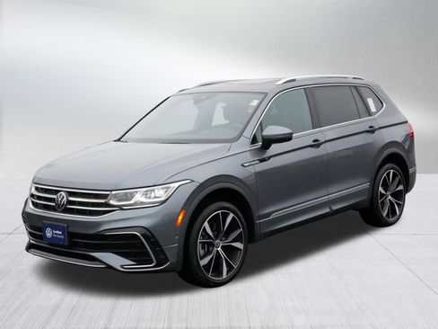 Certified 2022 Volkswagen Tiguan SEL R-Line image 3