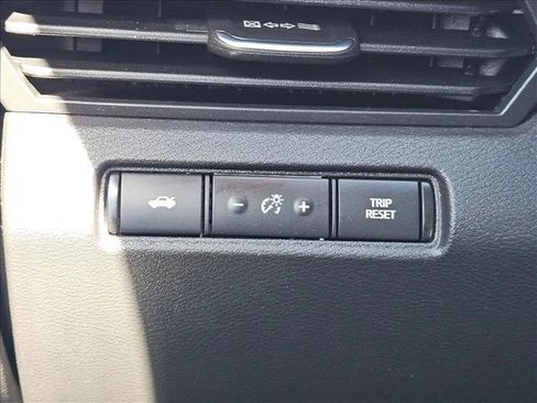 Used 2024 Nissan Altima 2.5 SV image 13