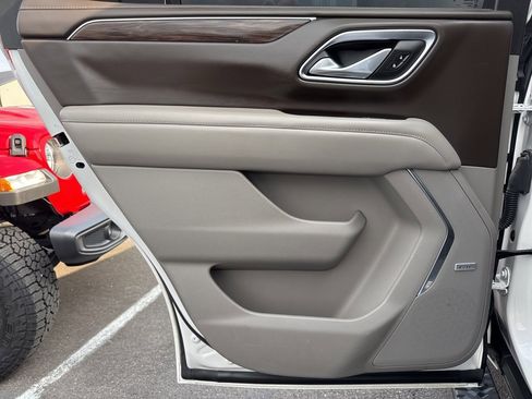 Used 2021 Chevrolet Tahoe Z71 w/ Rear Media and Nav Package image 24