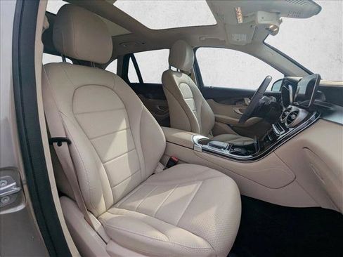 Used 2020 Mercedes-Benz GLC 300 4MATIC image 20