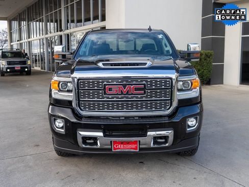Used 2019 GMC Sierra 2500 Denali w/ Duramax Plus Package image 2
