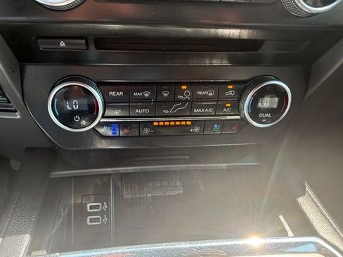 Used 2018 Ford Expedition XLT w/ Equipment Group 202A AWD/4WD image 24