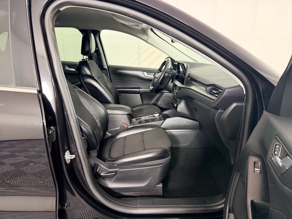 Used 2025 Ford Escape SE FWD image 42