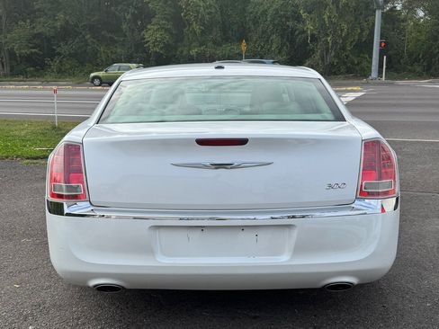Used 2013 Chrysler 300 image 6
