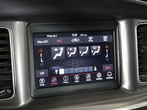 Used 2019 Dodge Charger SXT RWD image 27