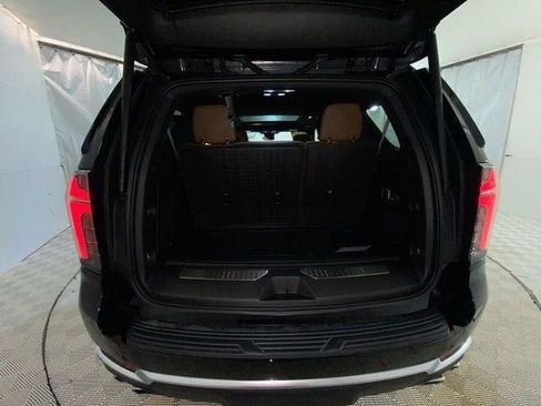 Used 2026 Chevrolet Tahoe High Country AWD/4WD image 14