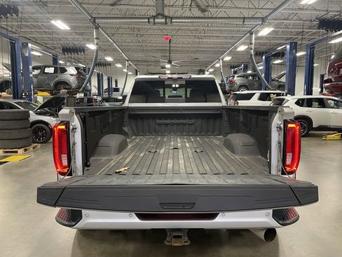 Used 2022 GMC Sierra 3500 Denali w/ Denali Ultimate Package image 7