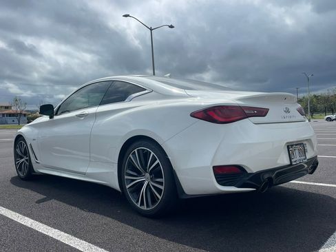 Used 2019 INFINITI Q60 3.0t Luxe w/ Essential Package image 7