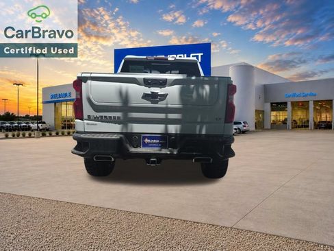 Used 2025 Chevrolet Silverado 1500 LT Trail Boss w/ Convenience Package II AWD/4WD image 3