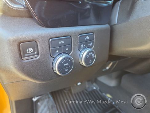 Used 2025 GMC Sierra 1500 SLE w/ Preferred Package image 16