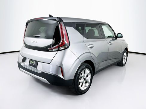 Used 2025 Kia Soul LX w/ LX Technology Package FWD image 9