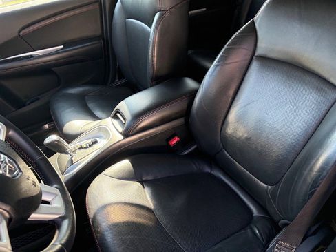 Used 2015 Dodge Journey R/T w/ Flexible Seating Group image 34