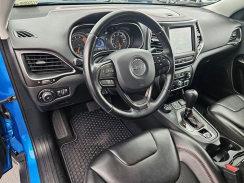 Used 2020 Jeep Cherokee Trailhawk w/ Cold Weather Group AWD/4WD image 13