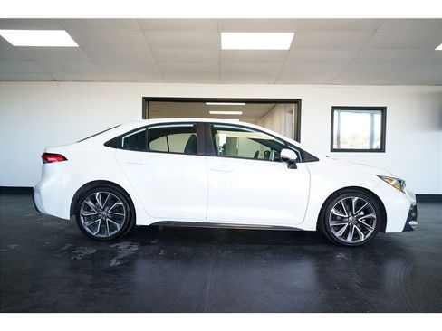 Used 2021 Toyota Corolla SE FWD image 8