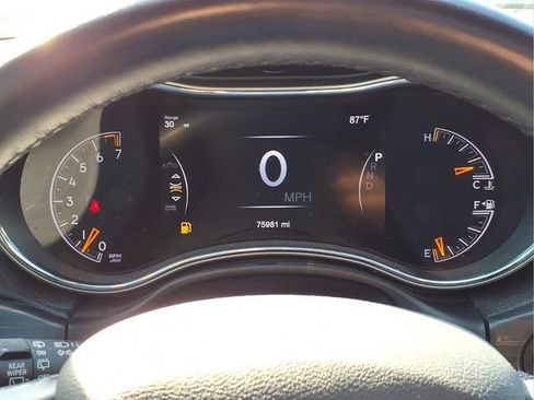 Used 2021 Jeep Grand Cherokee Limited image 28