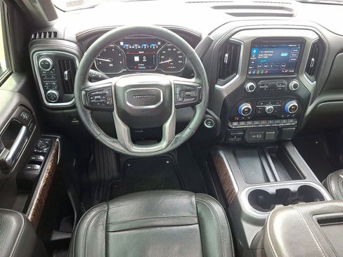 Certified 2022 GMC Sierra 2500 Denali w/ Denali Black Diamond Edition image 21