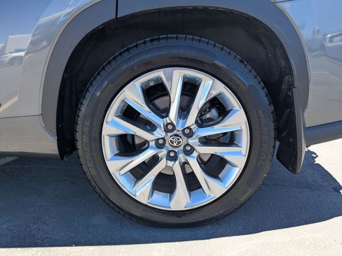 Used 2021 Toyota Highlander Limited AWD/4WD image 39