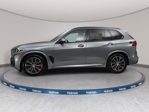 New 2026 BMW X5 xDrive50e w/ M Sport Package AWD/4WD image 8