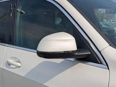 New 2026 BMW X5 sDrive40i image 12