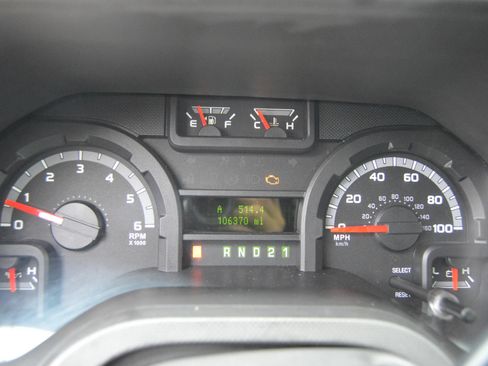 Used 2014 Ford E-150 and Econoline 150 w/ Power Group RWD image 10