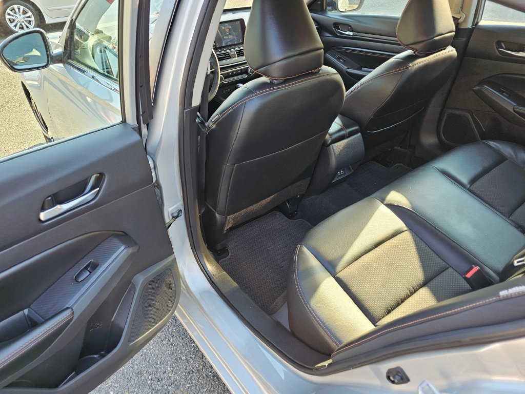 Used 2022 Nissan Altima 2.5 SR FWD image 9