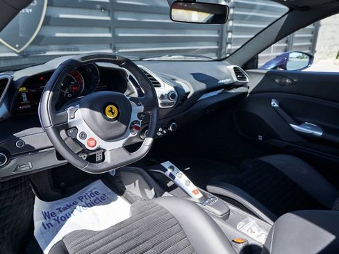 Used 2018 Ferrari 488 GTB image 2