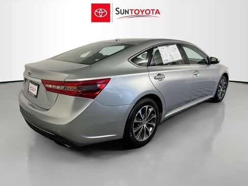 Used 2018 Toyota Avalon XLE image 4