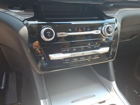 Used 2022 Ford Explorer Limited AWD/4WD image 22