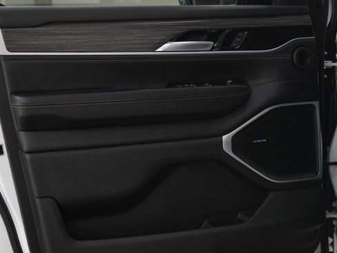 Used 2024 Jeep Wagoneer L Series II w/ Flexible Seating Group image 24