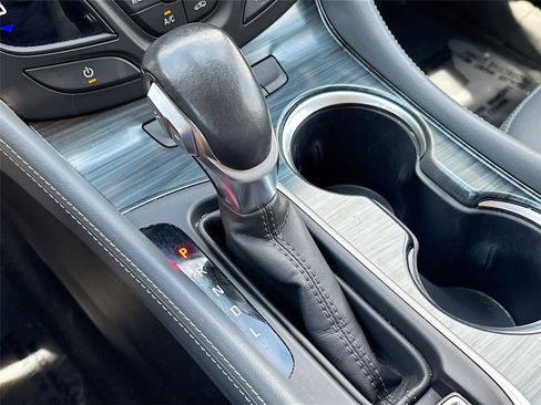 Used 2019 Buick Envision Essence FWD image 17