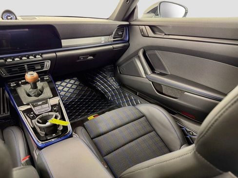 Certified 2025 Porsche 911 Carrera RWD image 28