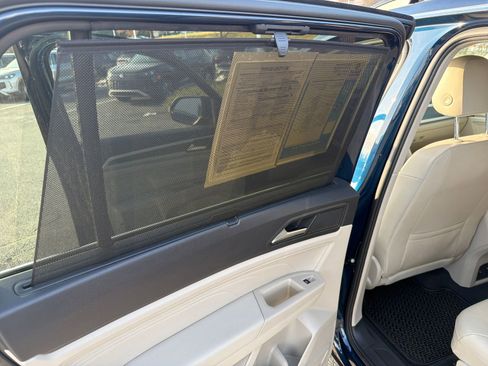 Certified 2022 Volkswagen Atlas SE w/ Black Wheel Package image 19