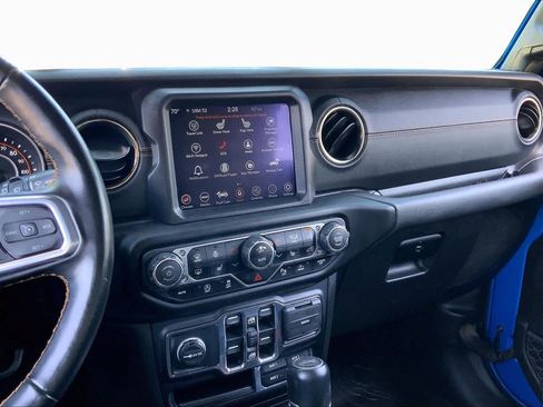 Used 2022 Jeep Wrangler Unlimited Sahara AWD/4WD image 7