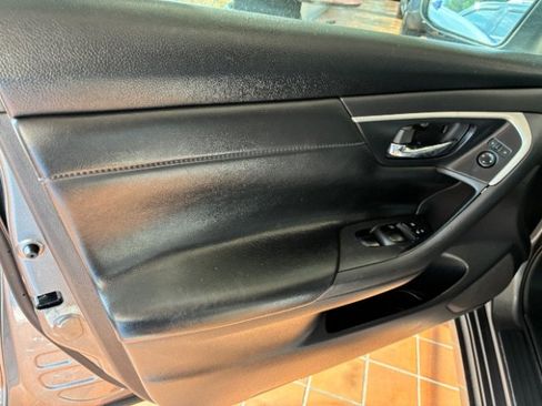 Used 2017 Nissan Altima 2.5 SR FWD image 13