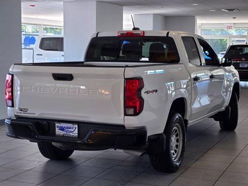 Used 2025 Chevrolet Colorado W/T AWD/4WD image 11