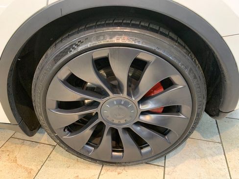 Used 2023 Tesla Model Y Performance AWD/4WD image 13