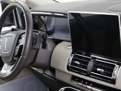 Used 2023 Lincoln Navigator Reserve AWD/4WD image 23