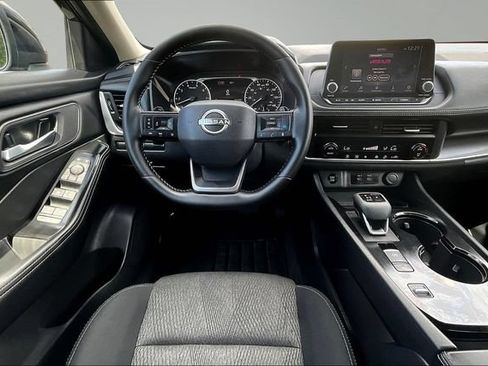 Used 2026 Nissan Rogue SV FWD image 8