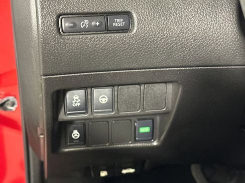 Used 2019 Nissan Rogue Sport SV w/ Technology Package FWD image 19