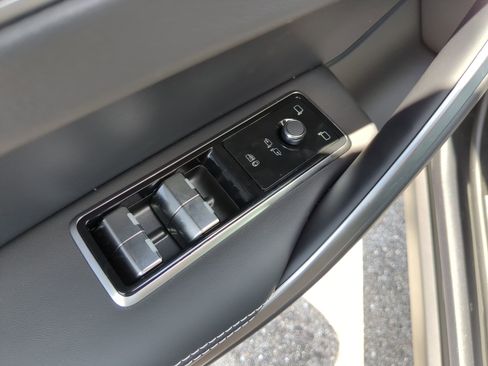 New 2026 Jaguar F-PACE R-Dynamic S image 17