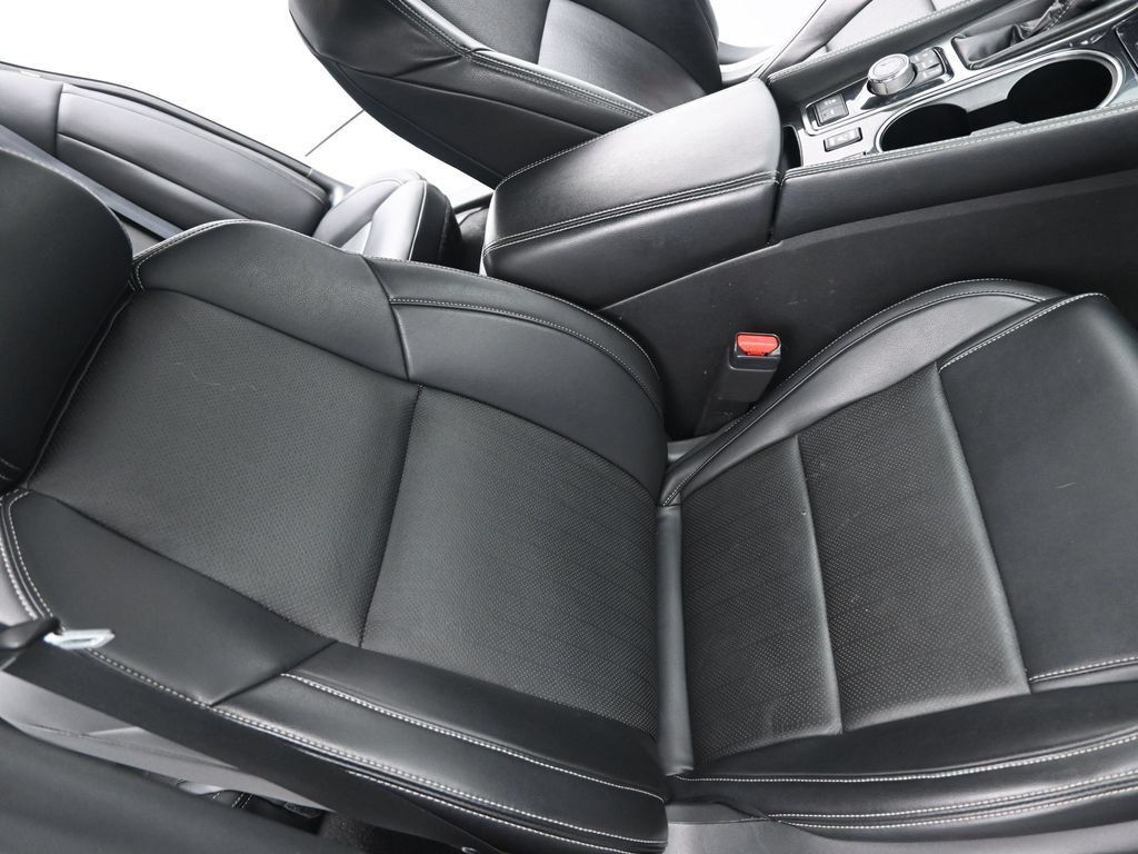 Used 2023 Nissan Maxima SV w/ Floor Mat Group FWD image 11