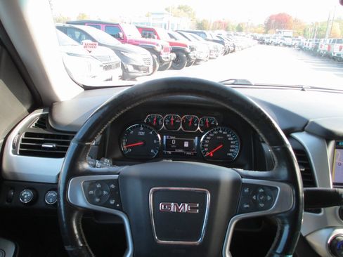 Used 2018 GMC Yukon XL SLT w/ Premium Edition image 34