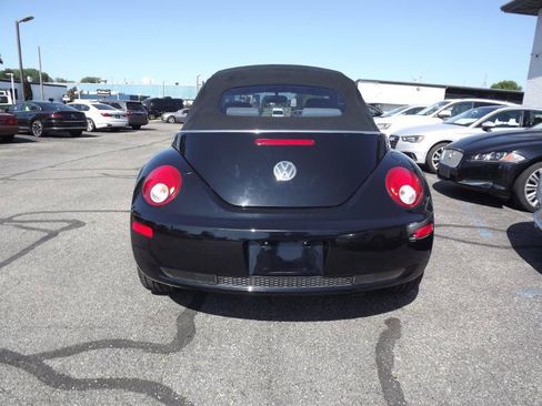 Used 2010 Volkswagen Beetle Convertible FWD image 7