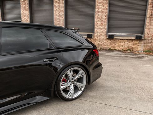 Used 2021 Audi RS 6 w/ Executive Package AWD/4WD image 19