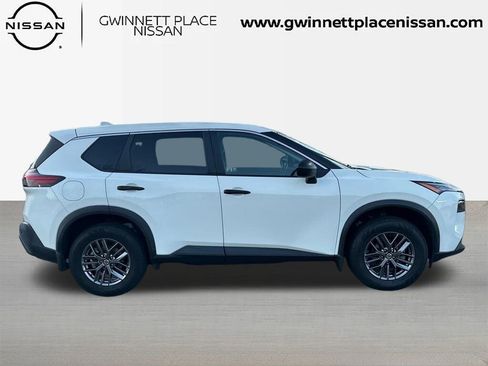 Certified 2021 Nissan Rogue S image 4