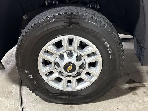 Used 2025 Chevrolet Silverado 2500 LT w/ Safety Package image 26