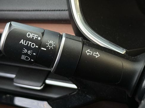 Used 2023 Acura MDX SH-AWD w/ Technology Package image 21