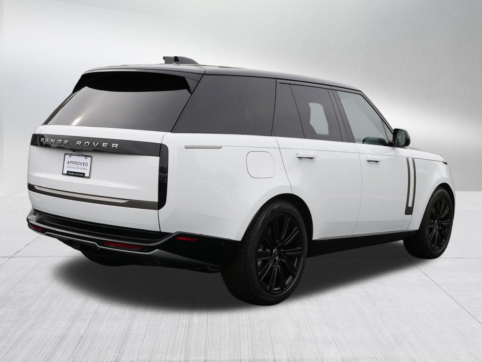 Used 2025 Land Rover Range Rover SE AWD/4WD image 5