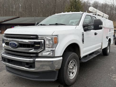 Used 2022 Ford F350 XL w/ Power Equipment Group image 1